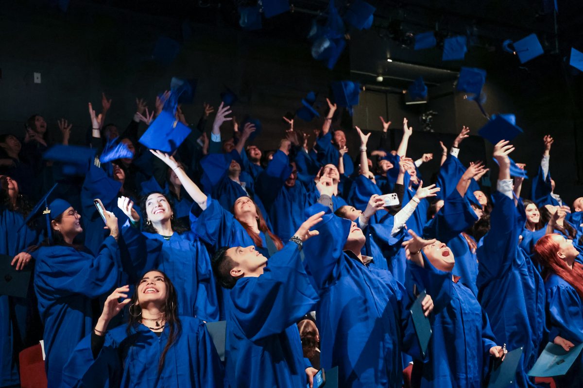 Graduación de Cornerstone College (CICCC) en Vancouver